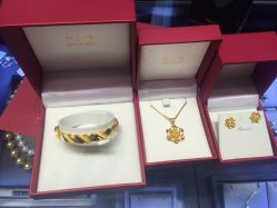 iphone_upload_pic-周大福荟馆JEWELRIA(宝安南路华润万象城店)