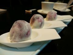 蓝莓雪媚娘-广州文华东方酒店·江-由辉师傅主理