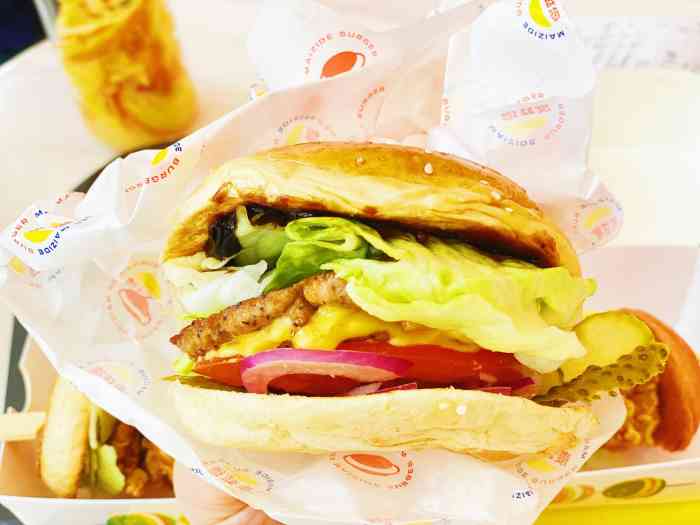 麦兹德手工汉堡(万达金街店)-"[薄荷]环境:万达金街新开的 很大一家.