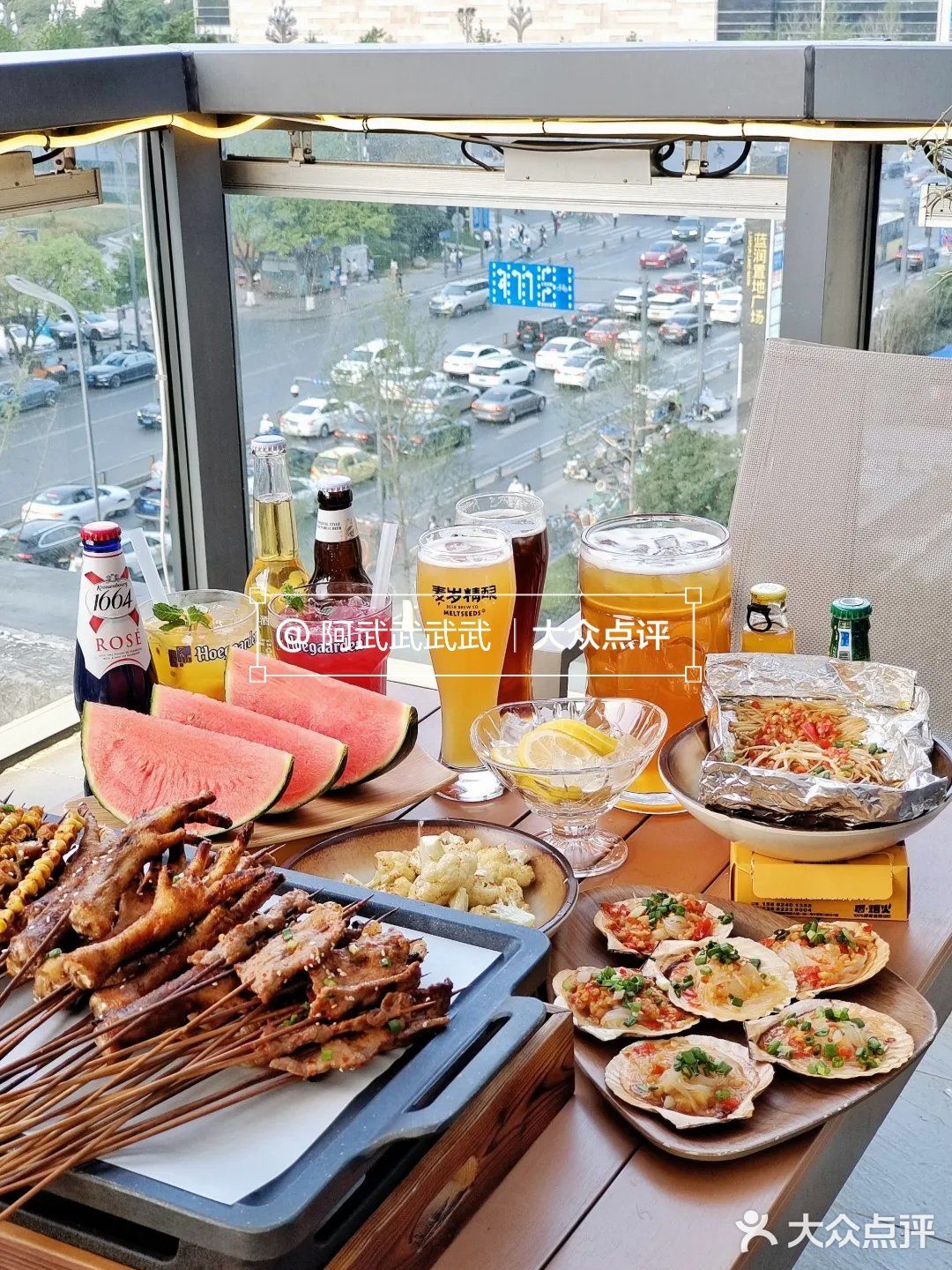 成都的夏天是不是快来了呀[害羞]和朋友喝酒吃小龙虾的宝藏天台