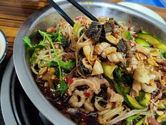 -周良天山牛杂城(天山路总店)