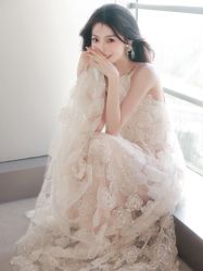 -艾米丽婚纱礼服