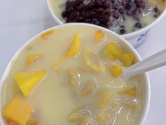 芒果黄桃冰-美肴冰品·汉堡·牛腩饭(总店)