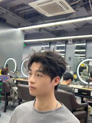-藤野造型烫发染发