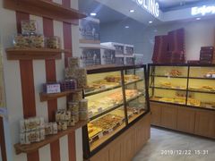 面包甜点陈列柜-起士林(荣安大街店)