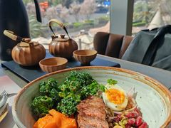 烤牛排健康谷物沙拉-FOOOO CITY CLUB 孚乐里音乐西餐酒吧(悠方店)