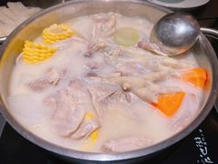 澳门鸡脚猪骨煲（小）-官也街澳门火锅(新源里店)