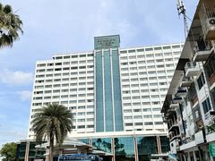 -曼谷湄南河畔华美达广场酒店