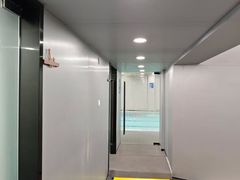 -蓝海豚游泳俱乐部(南京西路店)