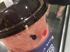 草莓脏脏拿铁-巴黎贝甜(龙之梦购物中心虹口店)