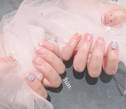 -纤指百魅美甲美睫