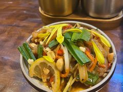 云南傣味舂鸡脚-银米·云南传统过桥米线(双廊黑金冠店)