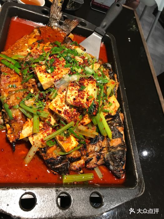 江边城外烤全鱼(圆融星座店)豆豉味烤清江鱼图片 - 第1张