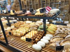 -焙丽拾光(麦凯乐直营店)