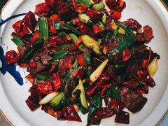大蒜炒腊牛肉-大碗厨 25年老字号 现炒湘菜(四季天地店)