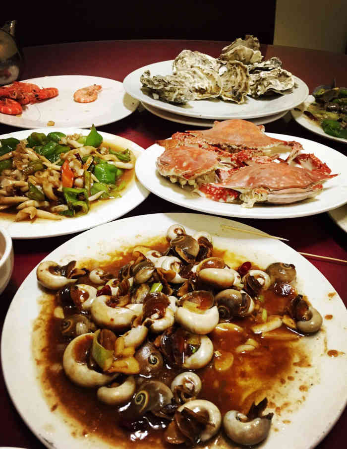 打分 荣祥海鲜等不到就来这家,环境真一般,海鲜还是挺新鲜的,味道也还