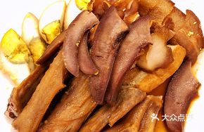 Braised Pork Trotter in Soy Sauce