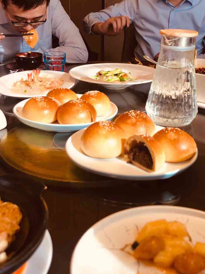 有璟阁港式餐厅(华贸店)-"坐在包厢里吃饭.最要命的是每次上完菜,都.