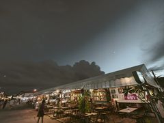 -席娜卡琳火车铁道夜市