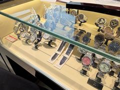 -亨得利钟表商店