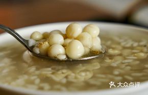 Osmanthus Wine-Infused Job's Tears Chicken Dish