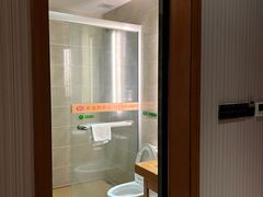 -维也纳酒店(广州南站汉溪长隆地铁站景区店)