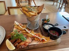 -Mark&Mars Restaurant