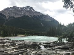 -阿萨巴斯卡瀑布观景点