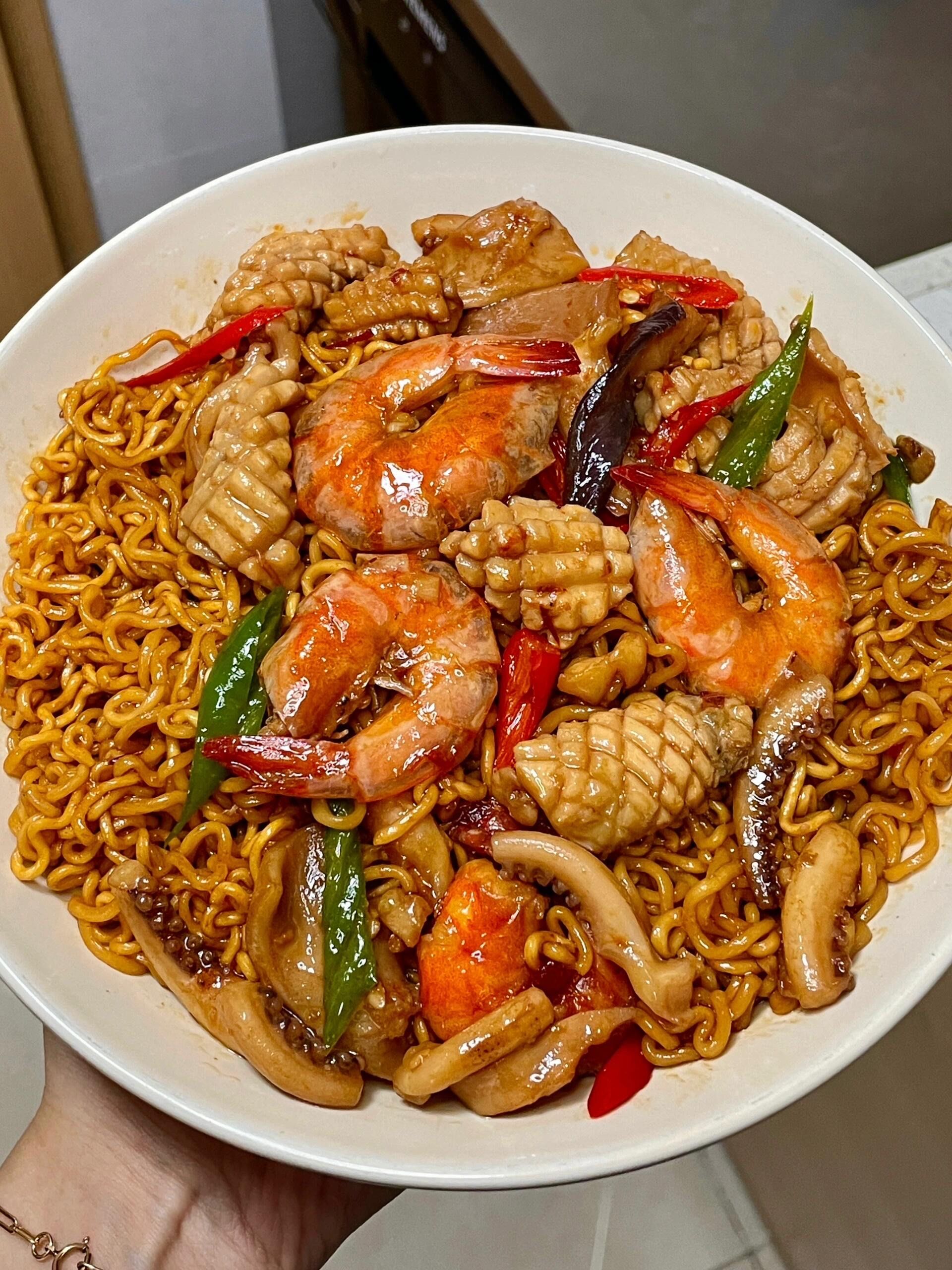 这碗香辣海鲜面!我想连吃一周!