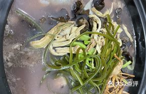 Black Glutinous Rice Vinegar-Steamed Squab