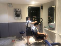-PE SALON