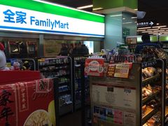 -全家便利店(愚园店)