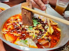 -川流不息·地道川菜·小龙虾(松东路店)