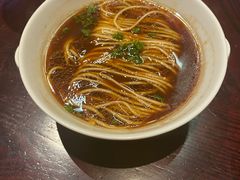 特色红汤面-萬國春·中菜馆(颐和公馆店)