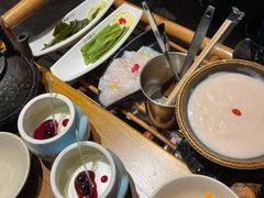 -老牌坊云南鱼豆花火锅(哈西万达店)