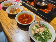 -老牌坊云南鱼豆花火锅(爱建店)