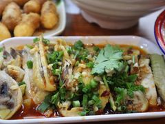 -爆炸头阿姨小四川正宗川味小吃(无任何分店)