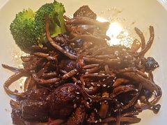 -八府香鸭·啫啫煲(华山路店)