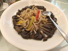 -榕树下海鲜馆(坪山路店)