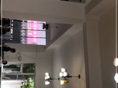 -茅屋大酒店