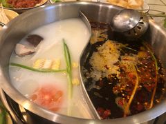 骨汤鸳鸯锅-龙奎老牛市井火锅