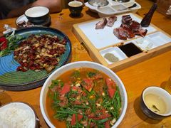 -老滇山寨•云南特色菜•地方菜•民族风情歌舞表演(金碧店)