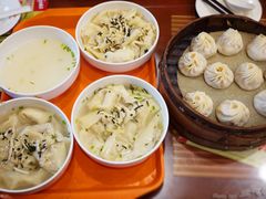 三鲜馄饨-王興記(中山路店)