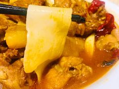 新疆大盘鸡-巴扎美食·新疆菜·西域歌舞表演餐厅(新疆大厦店)