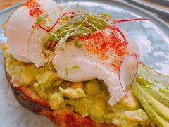 牛油果温泉蛋吐司-O'mills Sourdough Bakery&Bistro(永嘉路店)
