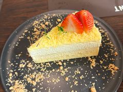 -Chom Cafe and Restaurant