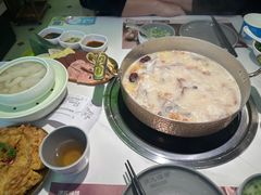 -洪氏嗨捞·广东猪肚鸡·椰子鸡火锅(西咸万象城店)