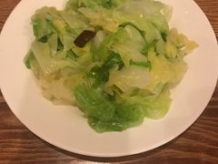 炝炒圆白菜-清真吴记门钉肉饼·喜多利