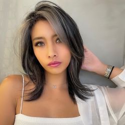 -HAIR CORNER