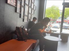 -瑞幸咖啡(显贵商务楼店)